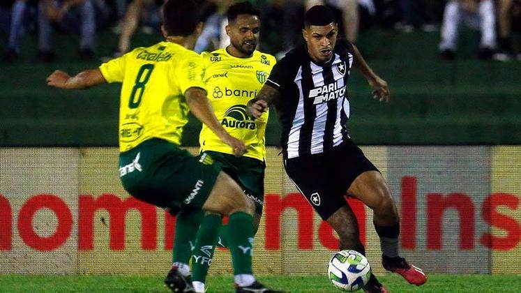 YPIRANGA - Explorou bem os espaços do Botafogo, mas esbarrou nas próprias deficiências. A maior delas, sem dúvida, é a finalização. 
