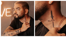 Yudi faz tatuagem em homenagem ao pai que morreu de covid-19