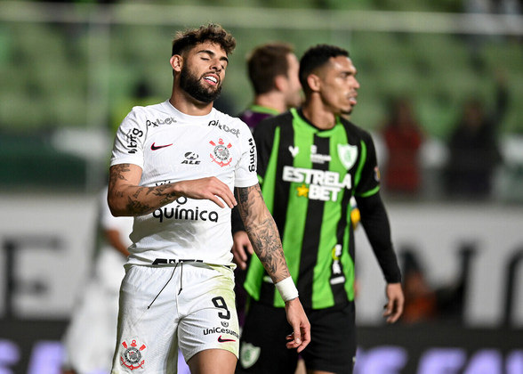 Yuri AlbertoApós um segundo semestre mágico pelo Corinthians, em que se tornou referência do ataque, o jovem jogador recebeu uma chance na seleção, convocado por Ramon Menezes. A partir dali, ele se tornou outro jogador, para pior. Foram apenas três gols, jogos no banco de reservas, críticas da torcida, que estava acostumada a vê-lo marcar, e muitos gols perdidos