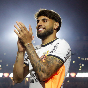 Yuri Alberto em apresentação seguida de treino em 8 de julho