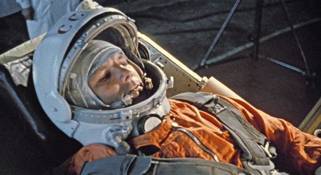 O traje que Gagarin usou em sua primeira viagem espacial permitiu que ele urinasse em pé, mas o novo design não tem braguilha