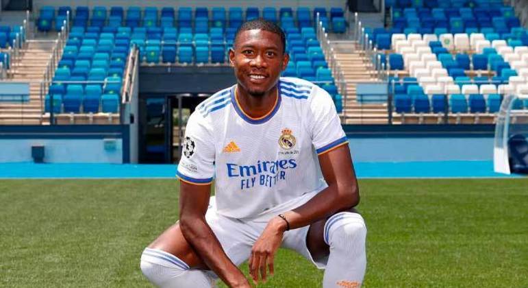 Zagueiro: Alaba (Real Madrid) - 55 milhões de euros (R$ 355,7 milhões) / Lenglet (Barcelona) - 18 milhões de euros (R$ 116,4 milhões)
