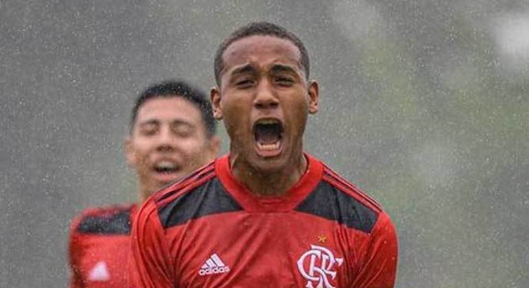 Zagueiro: Darlan nasceu em 2004. Assim como Iago, ele não assinou contrato profissional com o Rubro-Negro, mas está garantido no clube até o fim de agosto de 2023.