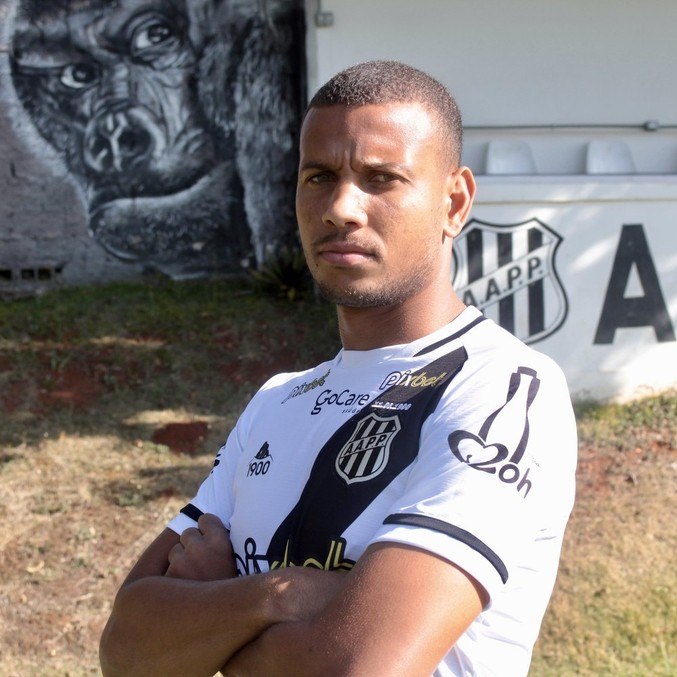 Zagueiro Matheus Silva é vice-artilheiro da Ponte Preta na Série B