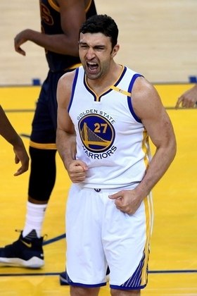 Zaza Pachulia - O ex-atleta da Geórgia ficou no Golden State Warriors por duas temporadas, obtendo dois títulos. Pachulia, que foi para o Detroit Pistons após o último campeonato conquistado, encerrou a carreira em 2018-19 no Detroit Pistons e hoje é consultor do Warriors