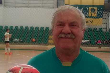 Zé das Dores atua há mais de 40 anos como árbitro