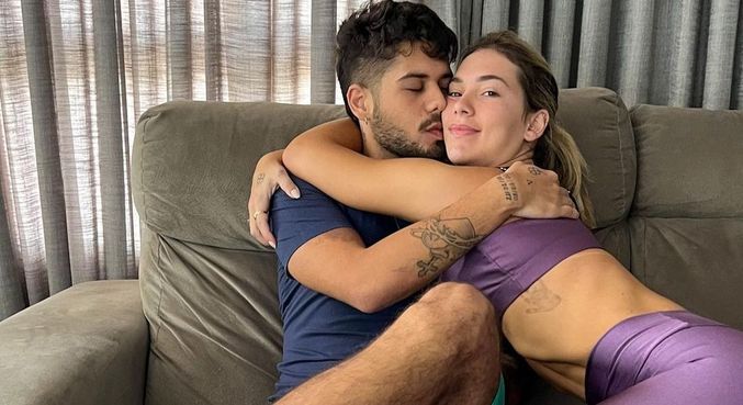 Virginia posou com Zé Felipe e se declarou: 'Te amo'