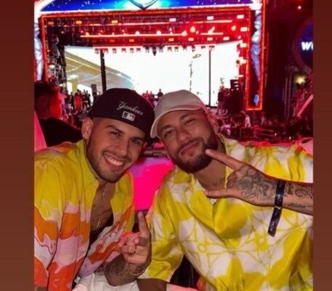 Zé Felipe: o cantor, filho do sertanejo Leonardo, postou foto ao lado de Neymar curtindo festa no navio.