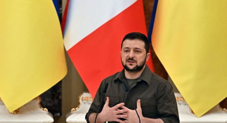 Zelenski, presidente da Ucrânia, em encontro com o primeiro-ministro canadense Justin Trudeau, no domingo (8), em Kiev