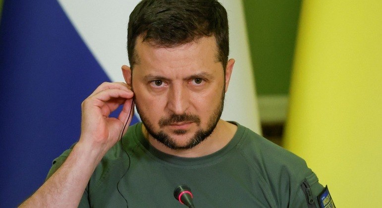 O presidente da Ucrânia, Volodmir Zelenski, participa de uma coletiva de imprensa em Kiev
