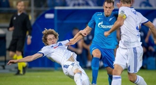 Zenit do brasileiro Hernani é campeão russo com três rodadas de