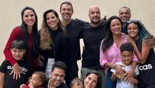 Zezé reúne família em foto e diz: 'Sou pai, avô, tio, cunhado, noivo'