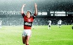 3º FlamengoZico é o jogador do time carioca que mais vezes foi convocado para Copa do Mundo. Assim como o Vasco, no total, o Flamengo cedeu 35 vezes seus craques. Entre os nomes, estão Zico, Renato Gaúcho e Zagallo