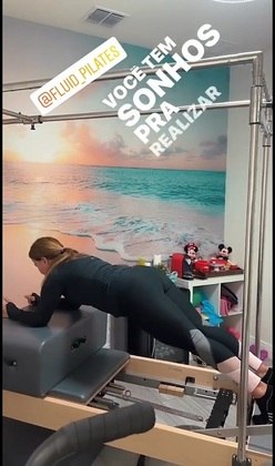 A empresária também faz pilates, que ajuda a fortalecer a musculatura do corpo e melhorar ainda mais a flexibilidade