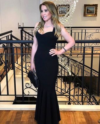 Poderosa! Zilu Camargo muda o estilo e arrasa com vestido de R$ 679 -  Famosos - Extra Online