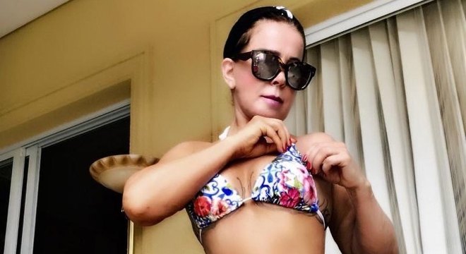 "#Tbt de um verão qualquer!", disse a empresária na legenda do post 