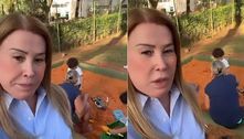 De volta ao Brasil, Zilu Godoi brinca com os netos: 'Hoje estou de vovó'