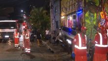 Enxurrada arrasta carros e causa estragos na Vila Madalena (SP)