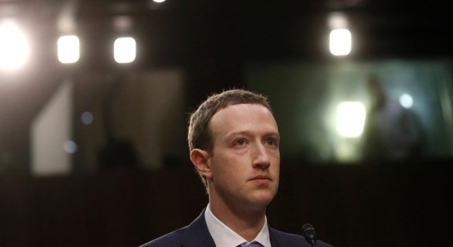 Mark Zuckerberg passou cinco horas respondendo perguntas de senadores norte-americanos